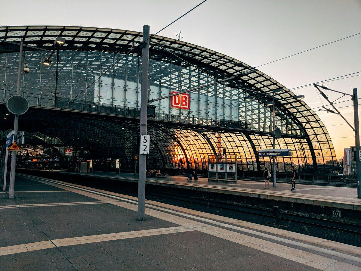 Am Berliner Hauptbahnhof auf Geschäftsreise mit Lanes & Planes.